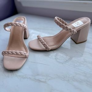 Dolce Vita nude block heel sandal, size 6